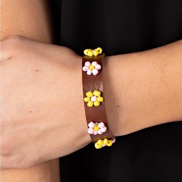 Jewelry - Colorful Flowery Bracelet